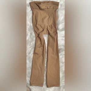 Skim Seamless Sculpt Cropped High Rise Short/ Sz S/ nude